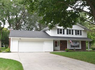 5370 W Fairy Chasm Rd, Brown Deer, WI 53223