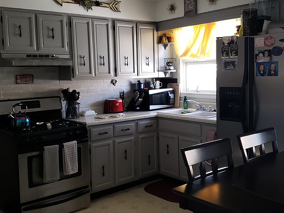 3rd image of 26 Electric Ave