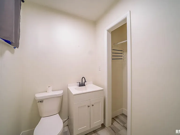 324 S James St — Photo 16