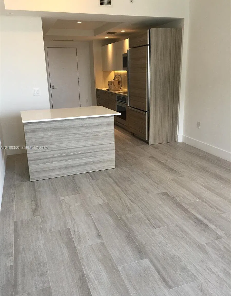 3401 Midtown Condo — Photo 4