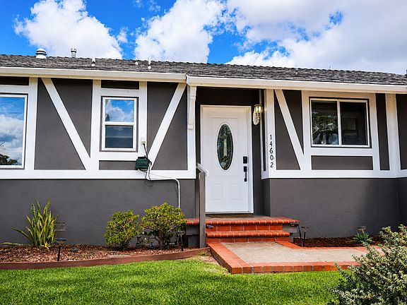 3rd image of 14602 La Pluma Dr