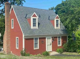 15 Settler Ln, Galena, IL 61036