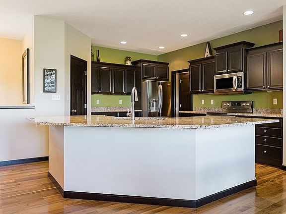 5th image of 315 Corduroy Dr