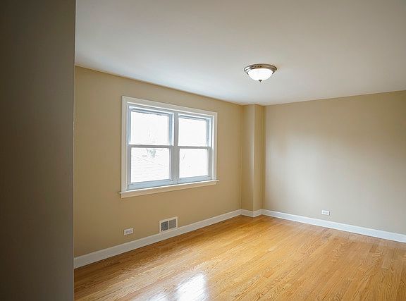 5th image of 6324 W Newport Ave
