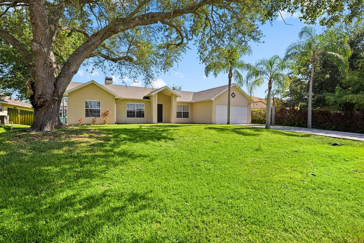 4 bed, 2.0 bath, 1786 sqft, $2,650 — Photo 1