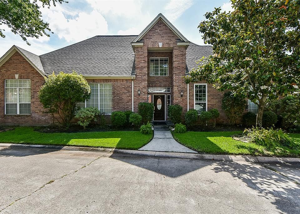 1st image of 10334 Emerald Pine Dr