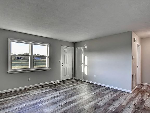 4th image of 707 Highway 346 APT 1