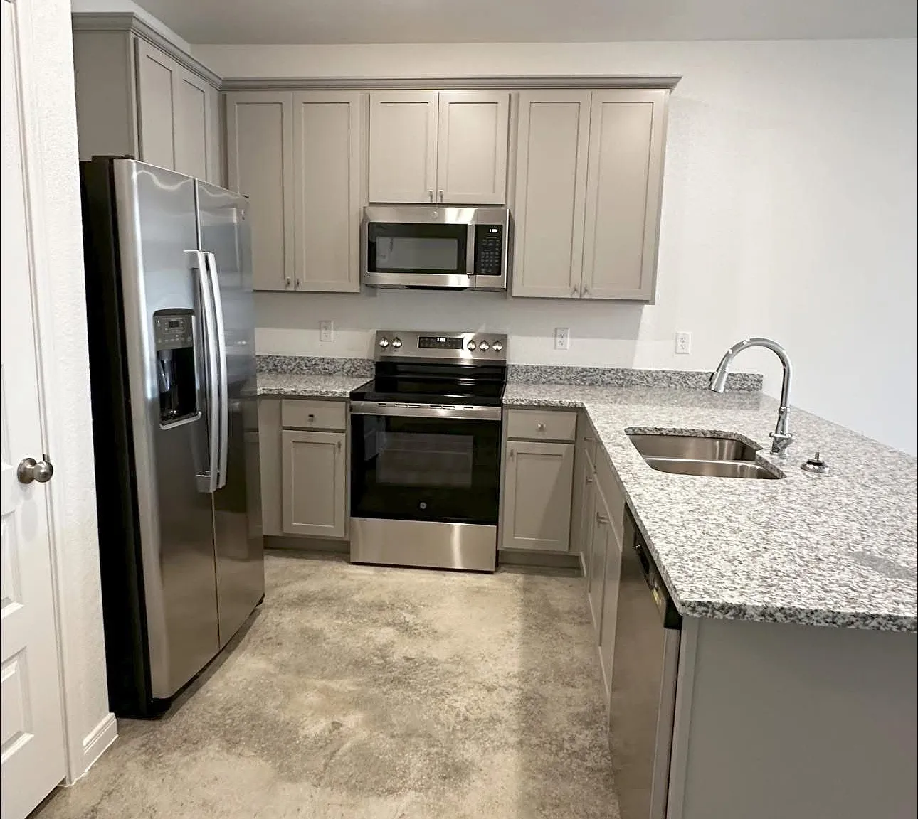 3 bed, 2.0 bath, 1158 sqft, $1,425 — Photo 2