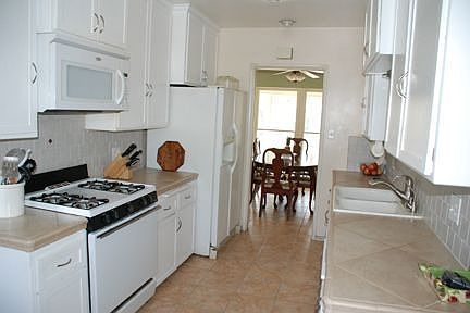 4th image of 254 N Lang Ave