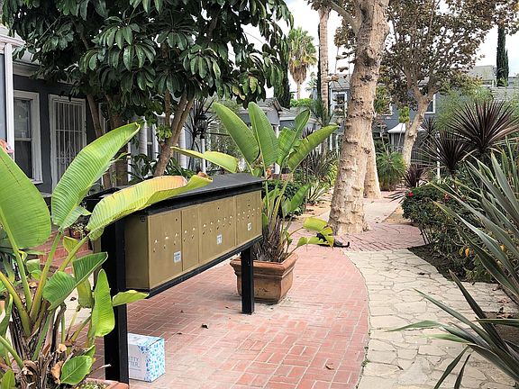 2nd image of 590 N Kingsley Dr