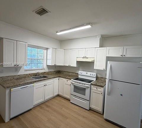 3rd image of 374 NE 171st St
