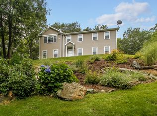 27 Carriage House Dr, Danbury, CT 06810