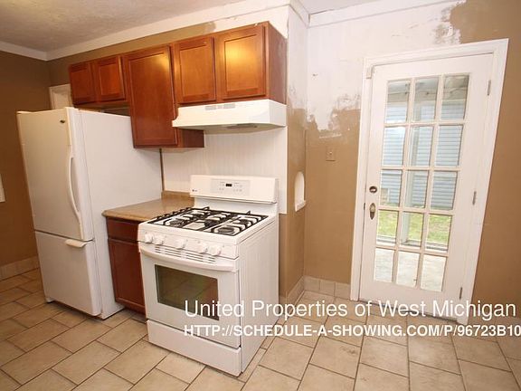 5th image of 2640 Eastern Ave SE