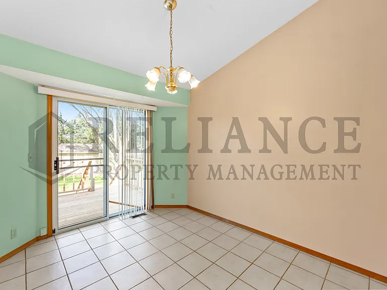 8502 W Westlawn Cir — Photo 10
