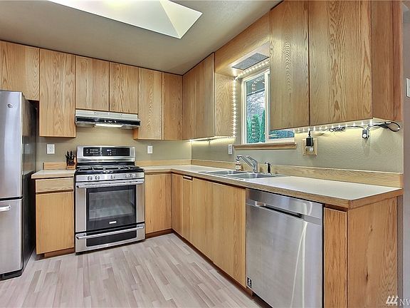 4th image of 4819 80th Ave W