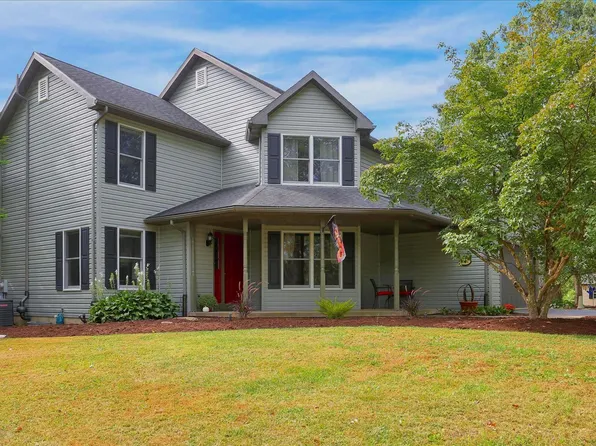 1496 Hilltop Rd, Leesport, PA 19533