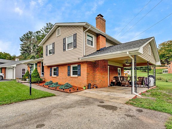 3rd image of 3131 Galloway Dr