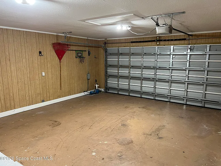 2157 Clover St NE — Photo 21