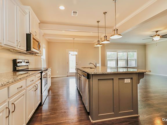 5th image of 151 Rockingham Way