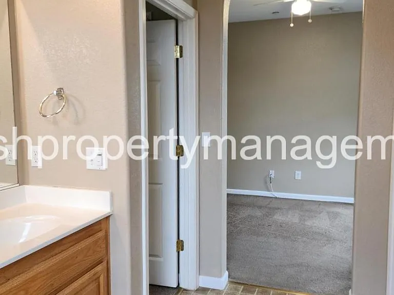 548 Navigator Dr — Photo 13