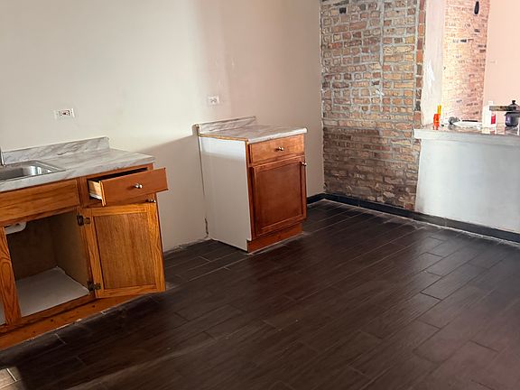 5th image of 2726 S Pulaski Rd #1R