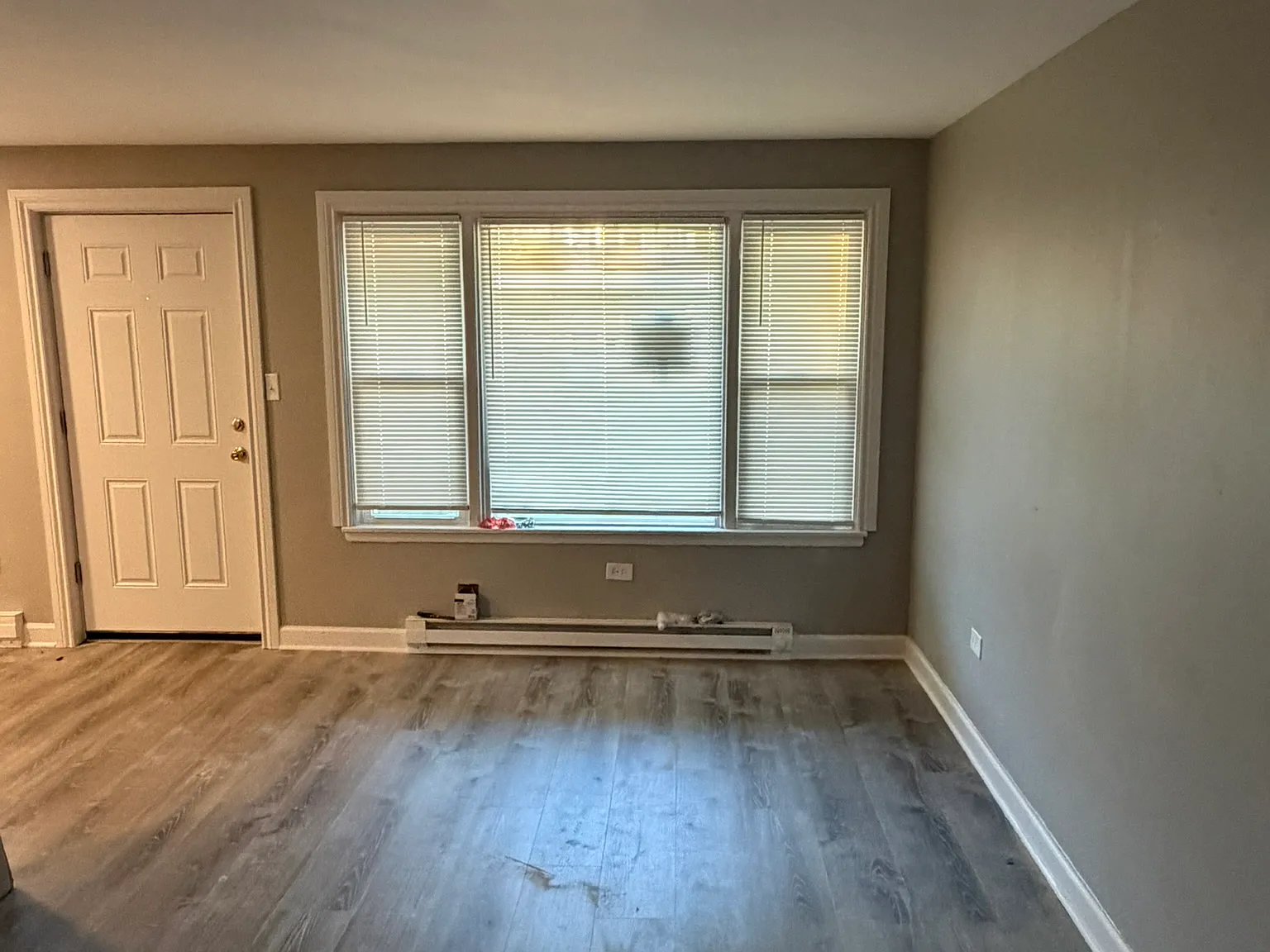 1 bed, 700 sqft, $1,200 — Photo 4