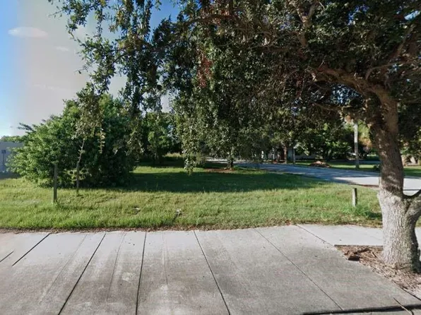 1215 Orange Ave, Fort Pierce, FL 34950