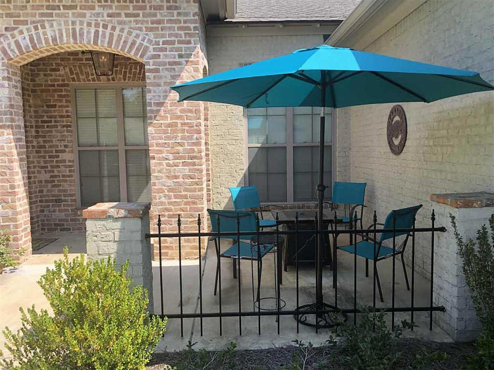 2nd image of 101 Elizabeth Dr