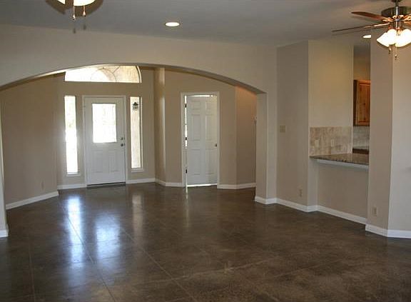 2nd image of 620 Carriage Oaks Dr