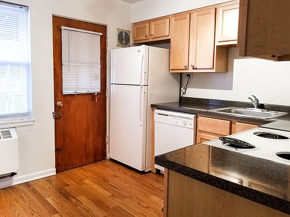 2nd image of 2104 W Farragut Ave #2116-B2