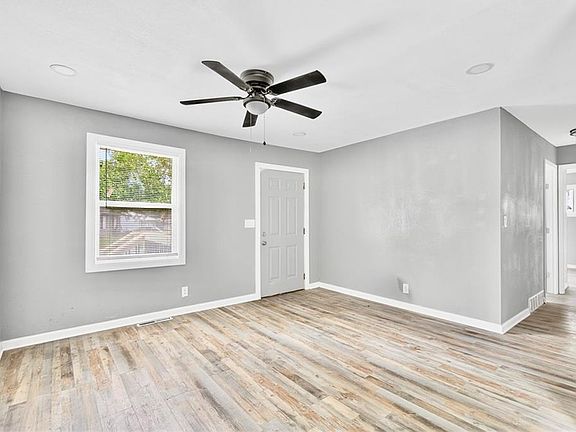 5th image of 4538 Jackson Ave