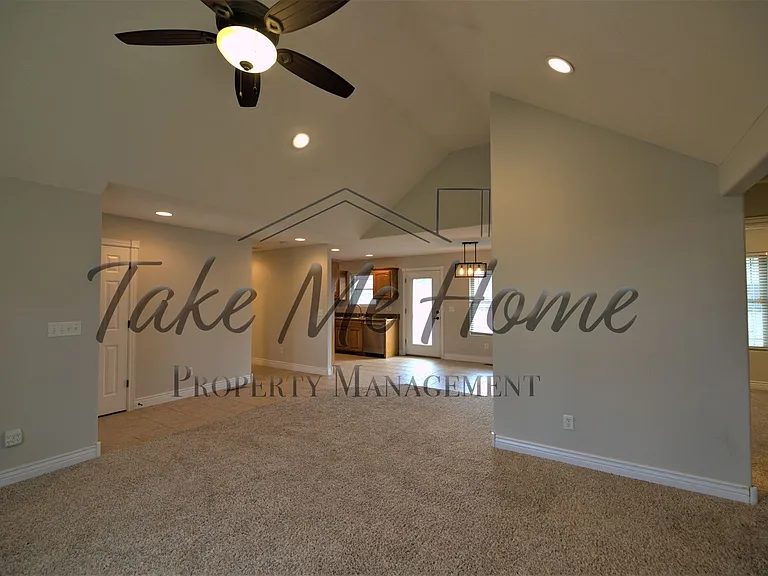 4902 E Farm Road 136 — Photo 4
