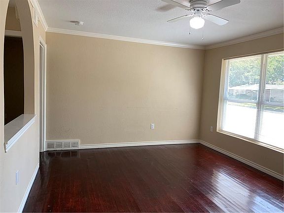 4th image of 1811 Rosemont St