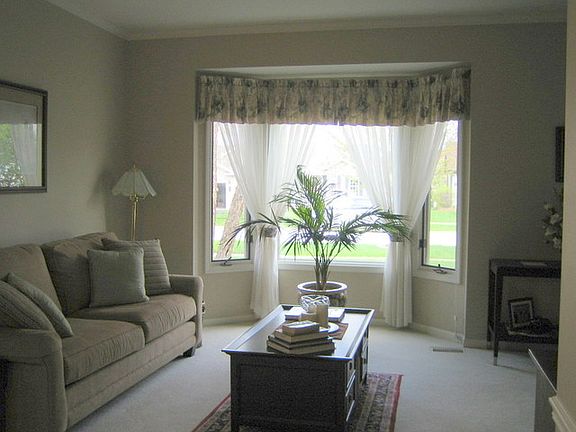 4th image of 504 Doral Ln