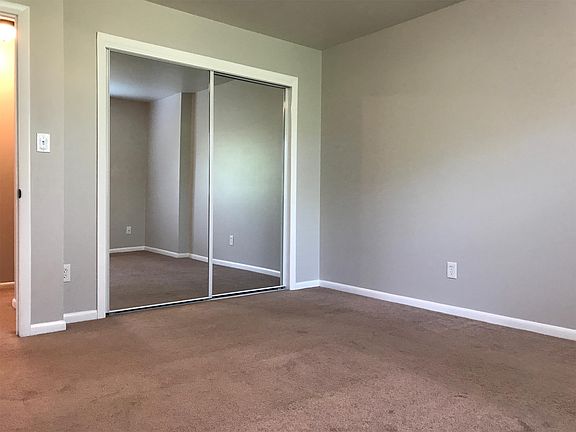 5th image of 129 Green St APT 07