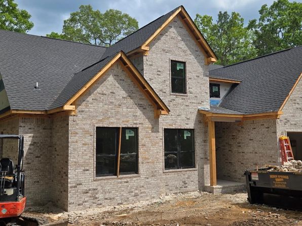 55 Sencillo St, Greers Ferry, AR 72067