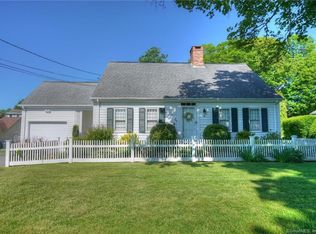 3 Pequot Ave, Groton, CT 06355
