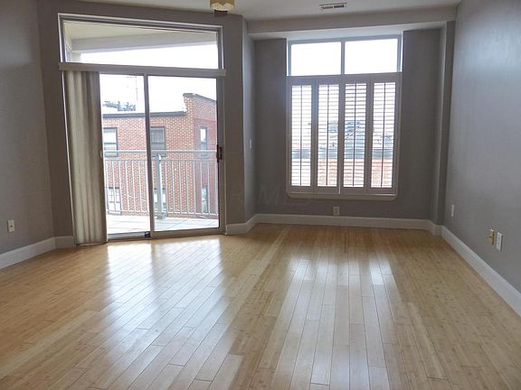 3rd image of 845 N High St