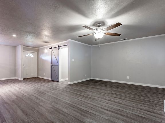 4th image of 1018 Imperial Dr