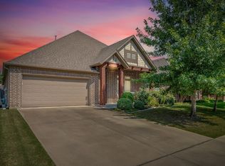 4005 Brookdale Rd, Benbrook, TX 76116