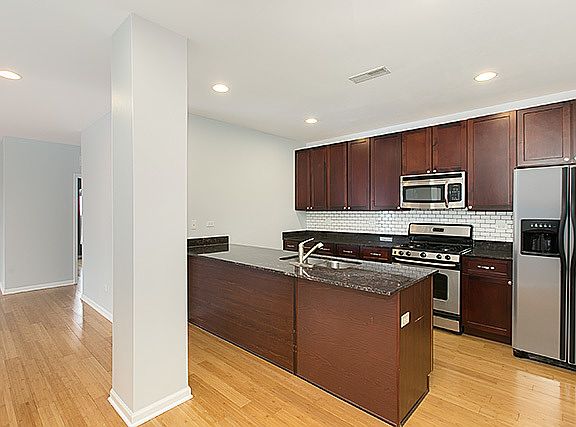 3rd image of 5300 N Lincoln Ave APT 5C