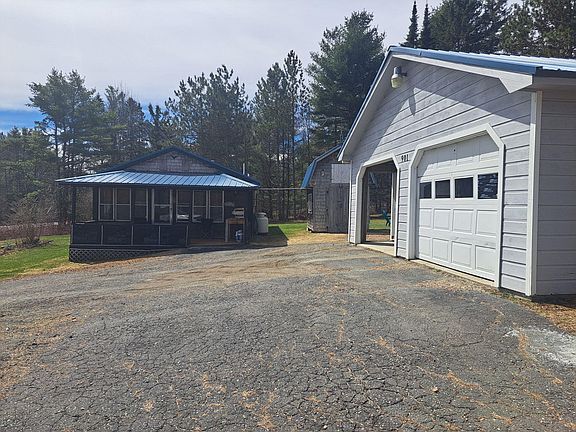 5th image of 901 N Dexter Road