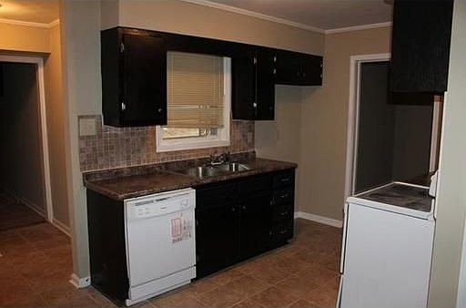 2nd image of 4060 Spiegel Dr
