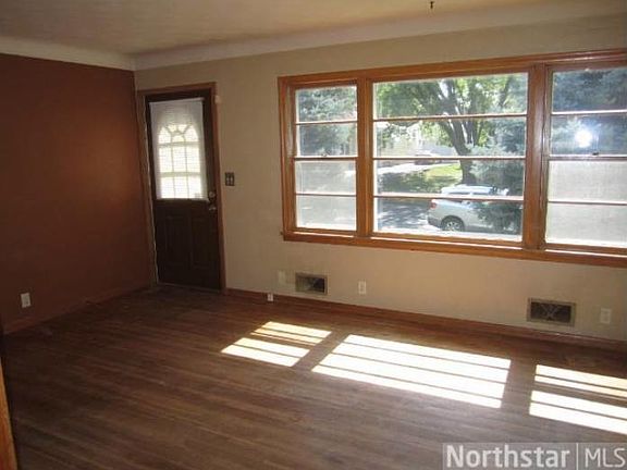 2nd image of 2695 2nd Ave E