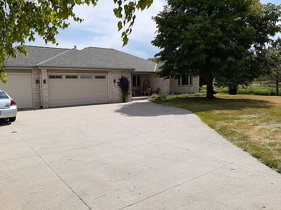 5th image of 26816 E Main Dr
