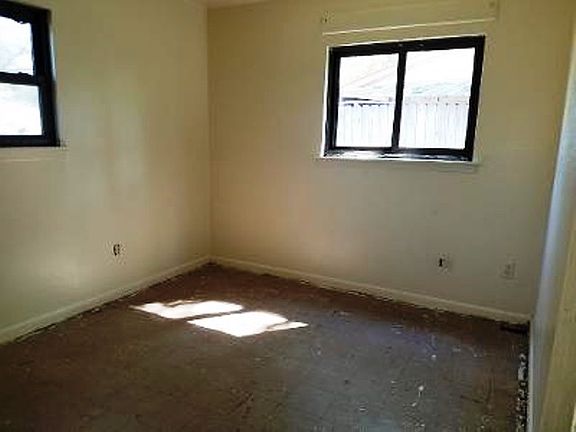 5th image of 4505 Birdwell Ln
