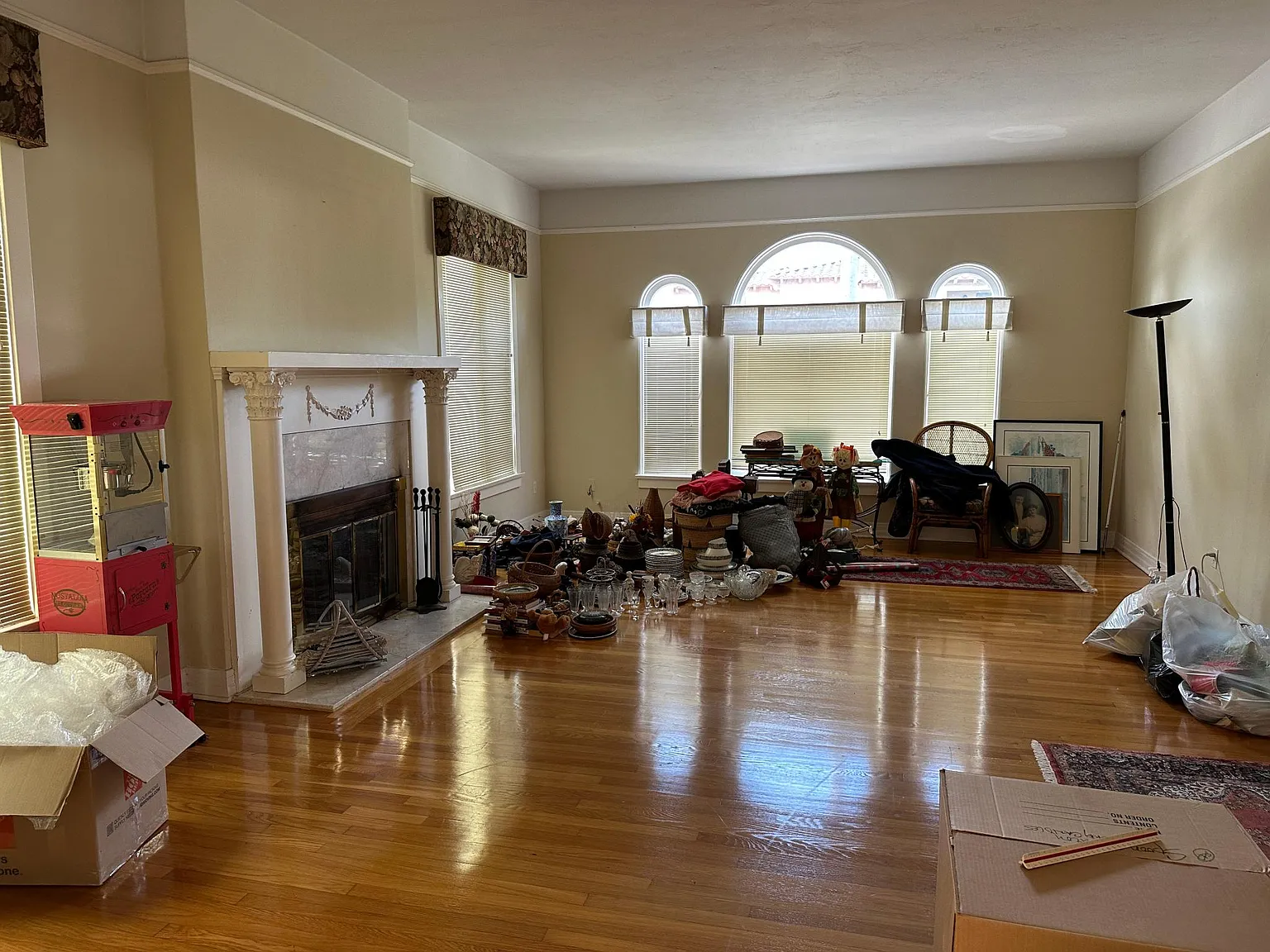 3 bed, 1988 sqft, $5,900 — Photo 2