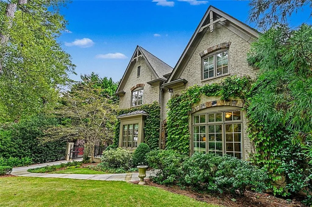 6 bed, 8.0 bath, 6251 sqft, $13,500 — Photo 1