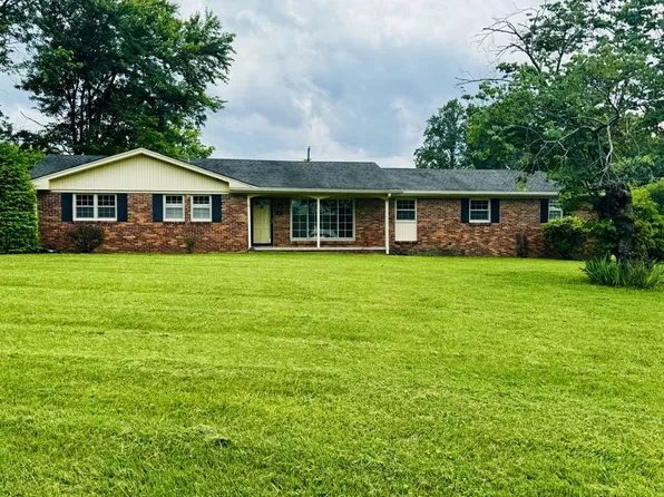 1307 Ellington Dr, Lafayette, TN 37083
