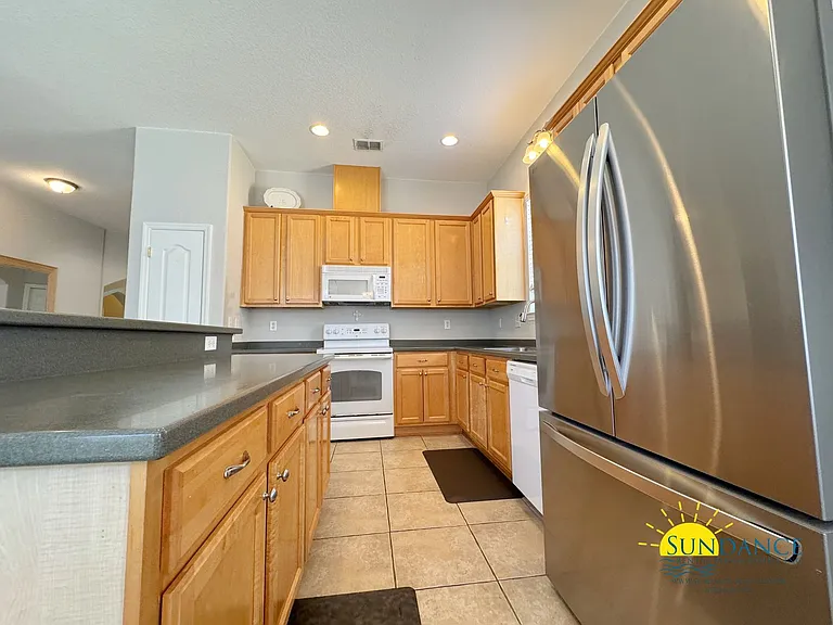 1533 Venice Ave — Photo 7